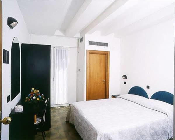 Hotel Beppe ริมินี ภายนอก รูปภาพ